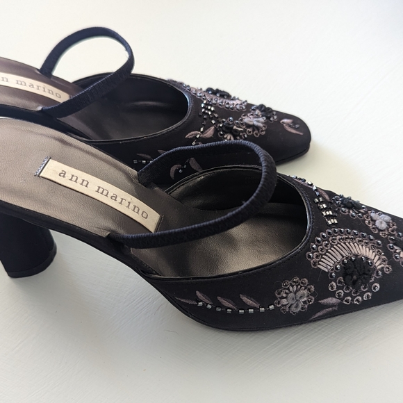 Ann Marino heels size 6 women's (embroidery and beaded) - Picture 3 of 5